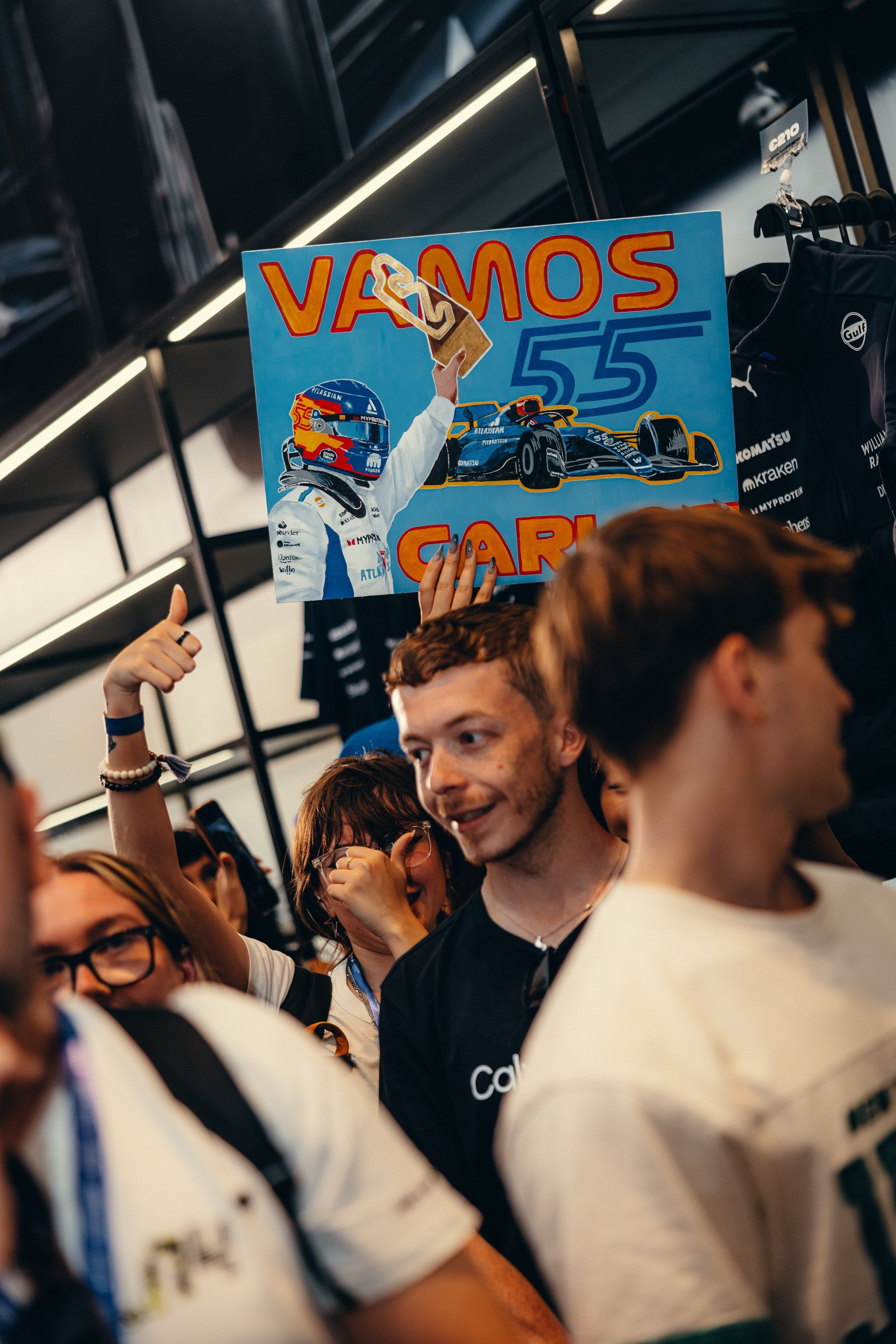 Loving all the Sainz signs