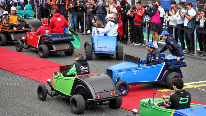 A near race-ending moment as Alex manages to box himself in... pre-race.