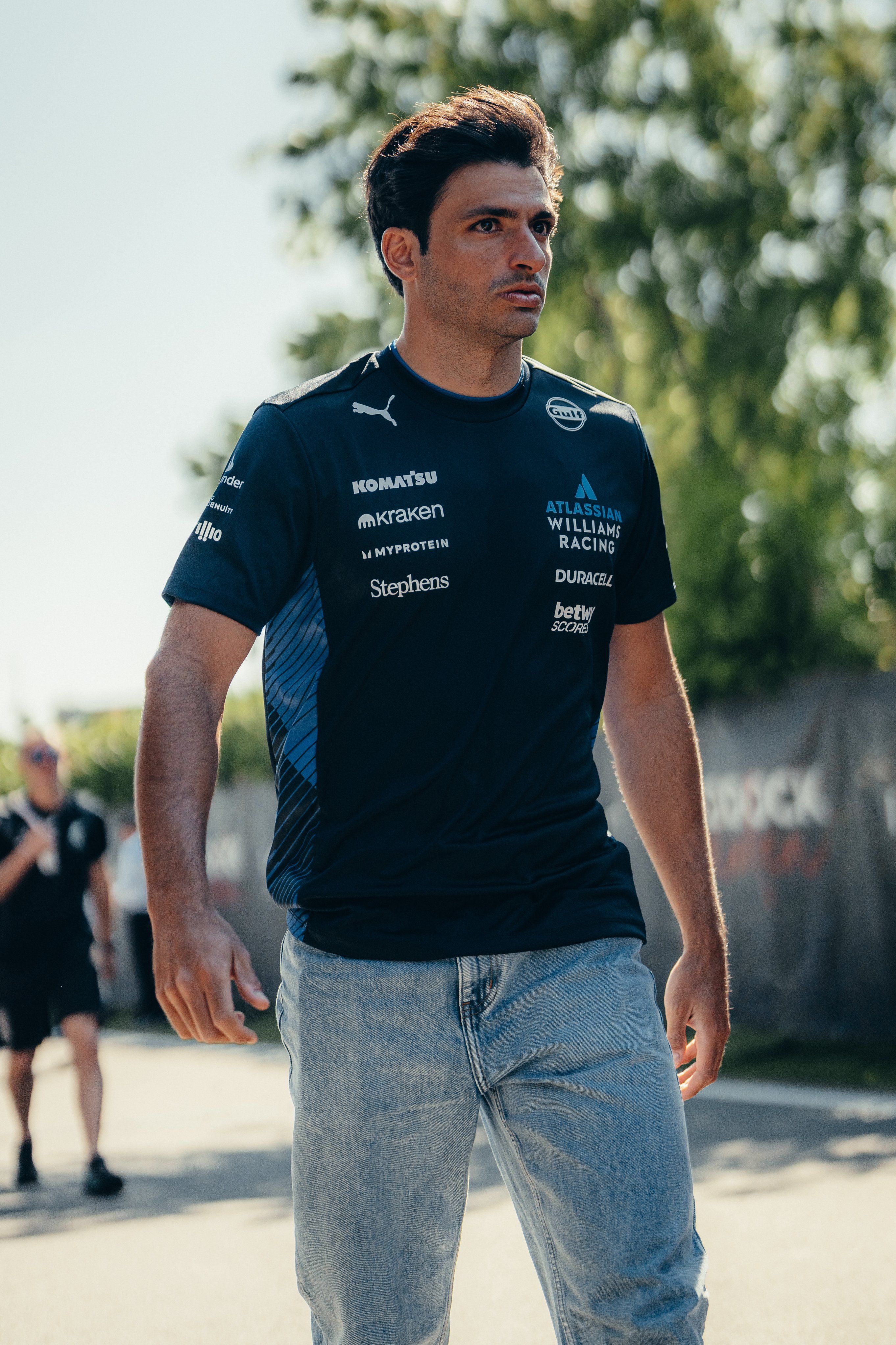 Arriving on race day