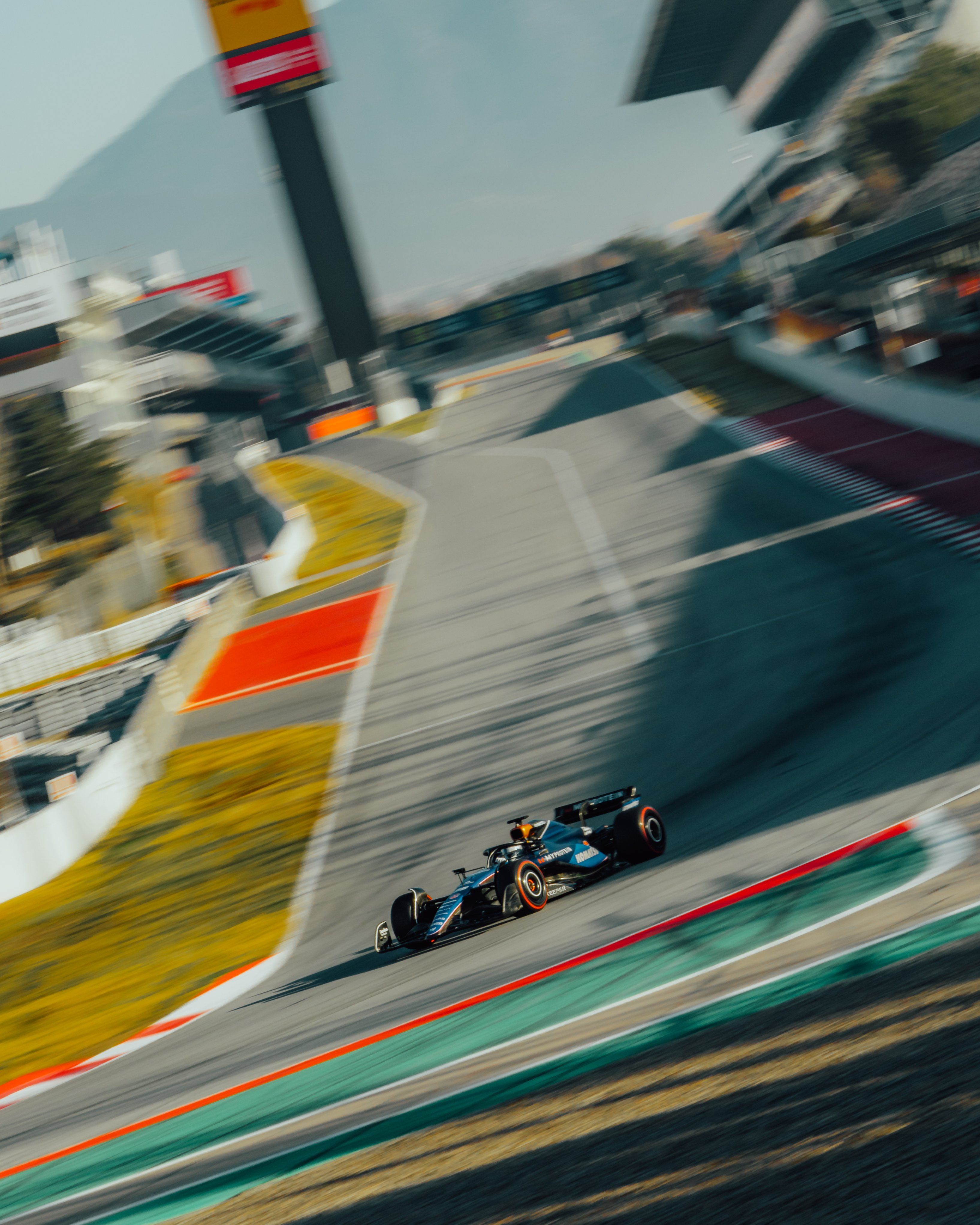 Sweeping in after the long run to T1.