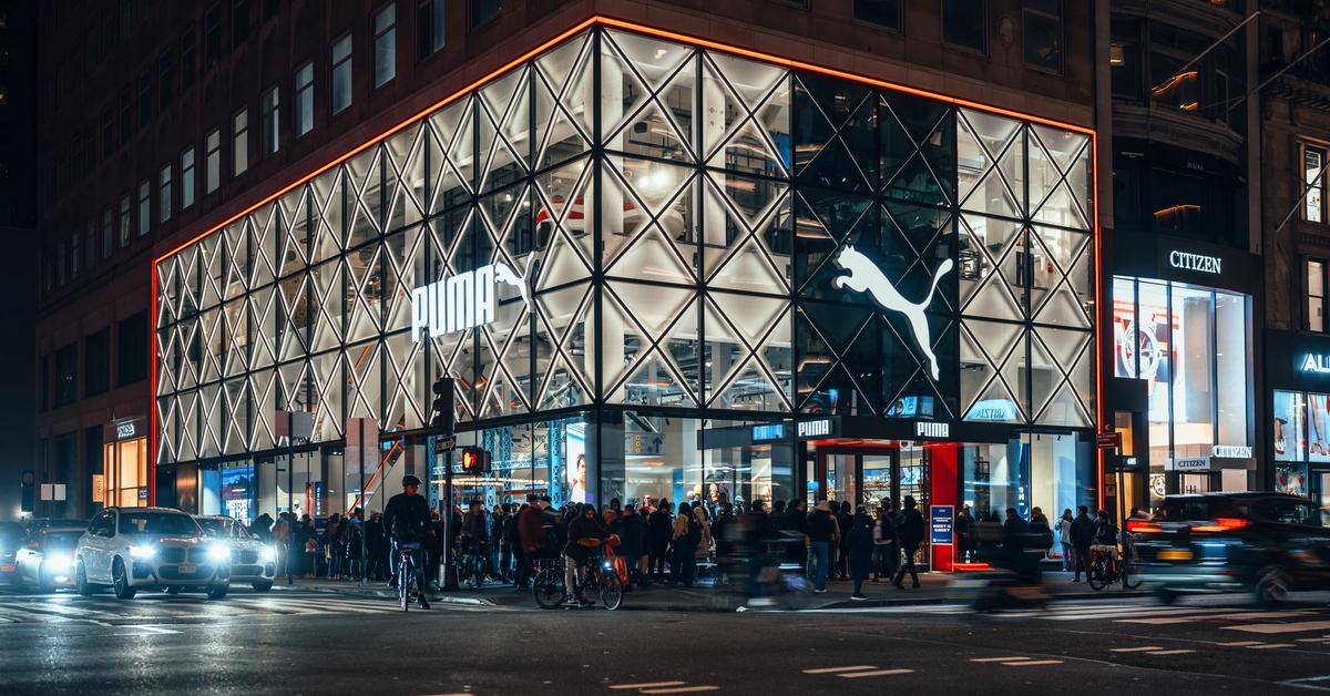 WATCH: Fans in New York at the Williams Racing Season Launch ...