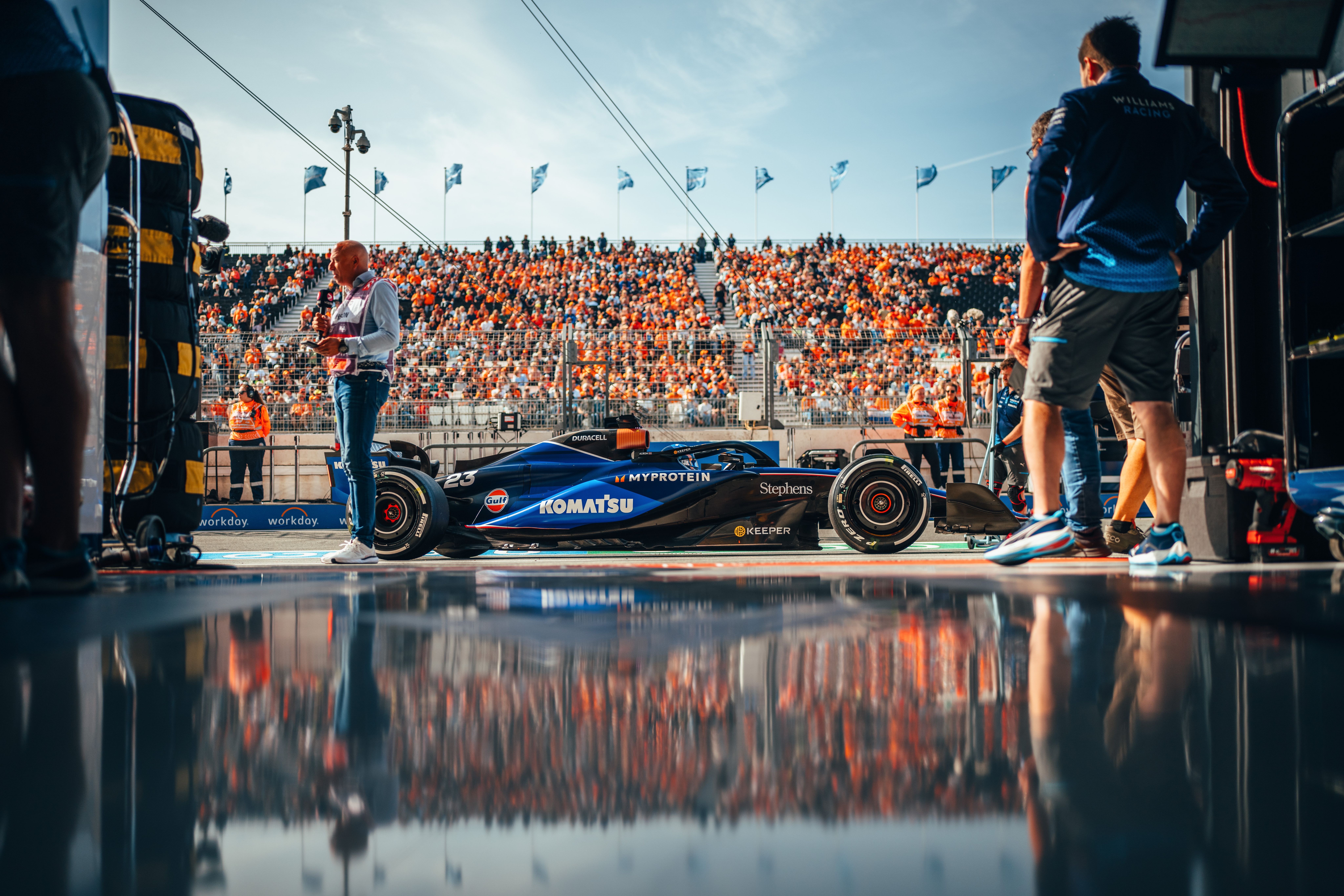 Round 15 - A sea of Oranje